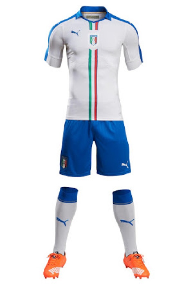 Italijos rinktinės futbolo apranga